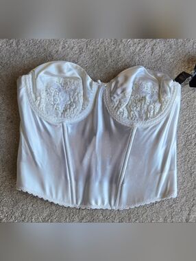 Maidenform White Satin Lace Bustier